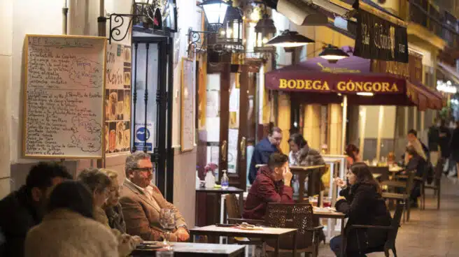 La justicia andaluza rechaza el pasaporte Covid en discotecas y bares porque incluía también a los trabajadores