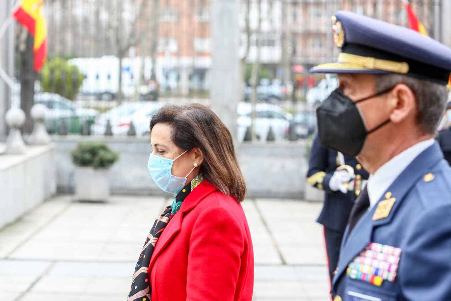 La ministra de Defensa, Margarita Robles, y el anterior Jefe del Estado de la Defensa, Miguel Ángel Villarroya.