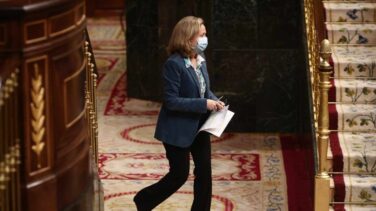 Calviño pone de acuerdo a Moncloa y Podemos: malestar por retrasar el decreto de ayudas