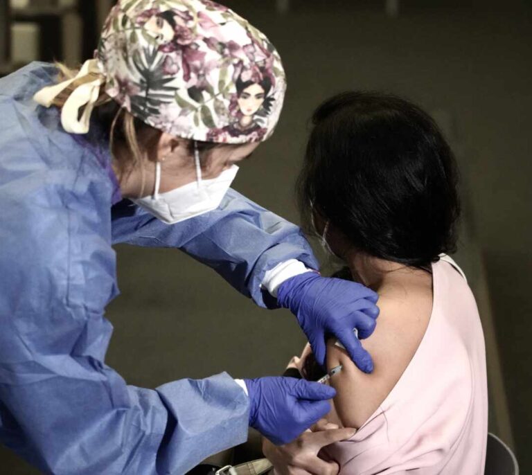 Polonia comenzará a vacunar a los niños de 12 a 15 años el próximo lunes