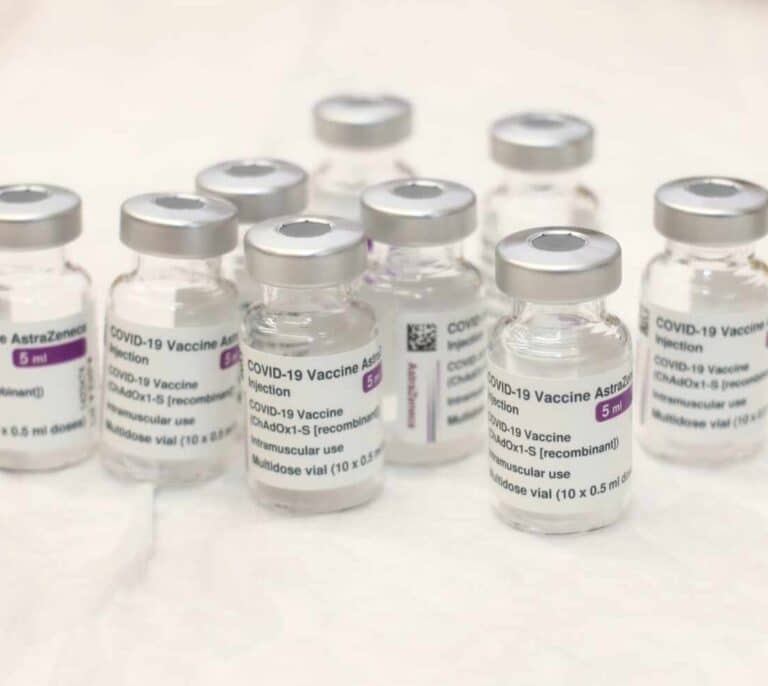 Bruselas aclara que el contrato con AstraZeneca acaba cuando entregue lo pactado