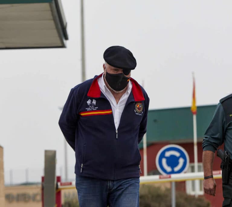 El jefe de las cloacas vuelve a amenazar con el ventilador