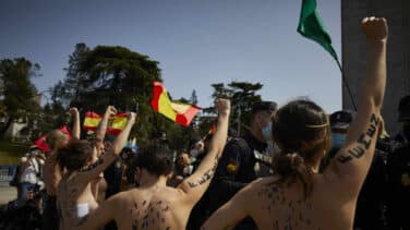 Franquistas y activistas de Femen se enfrentan en un acto en recuerdo de la toma de Madrid por Franco