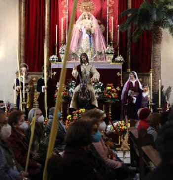 Sin pasos ni procesiones, el ingenio invade las cofradías y hermandades