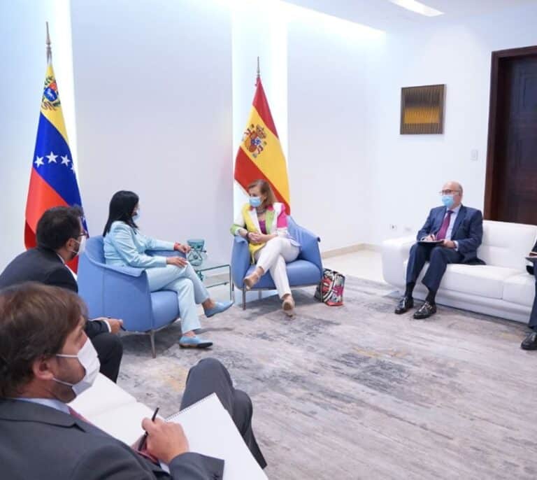 La número 2 de Exteriores se reúne con Delcy Rodríguez en plena polémica por Plus Ultra