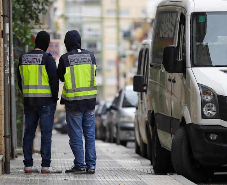 Hallan en Mugardos (A Coruña) a una mujer de 59 años que llevaba dos años muerta en su domicilio