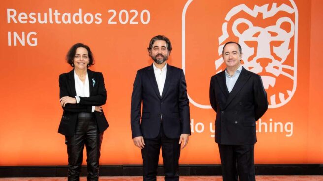 Almudena Román, directora general de banca retail en ING España y Portugal; Ignacio Juliá, Consejero Delegado de ING España y Portugal y Cristóbal Paredes, director general de banca corporativa e inversión en ING