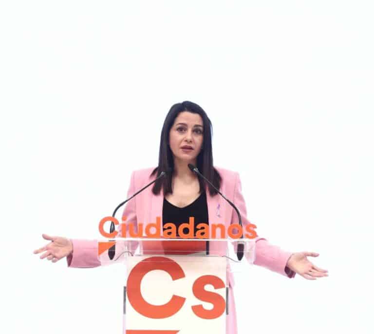 Cuatro diputados de Ciudadanos se dan de baja del grupo parlamentario en el Parlamento valenciano
