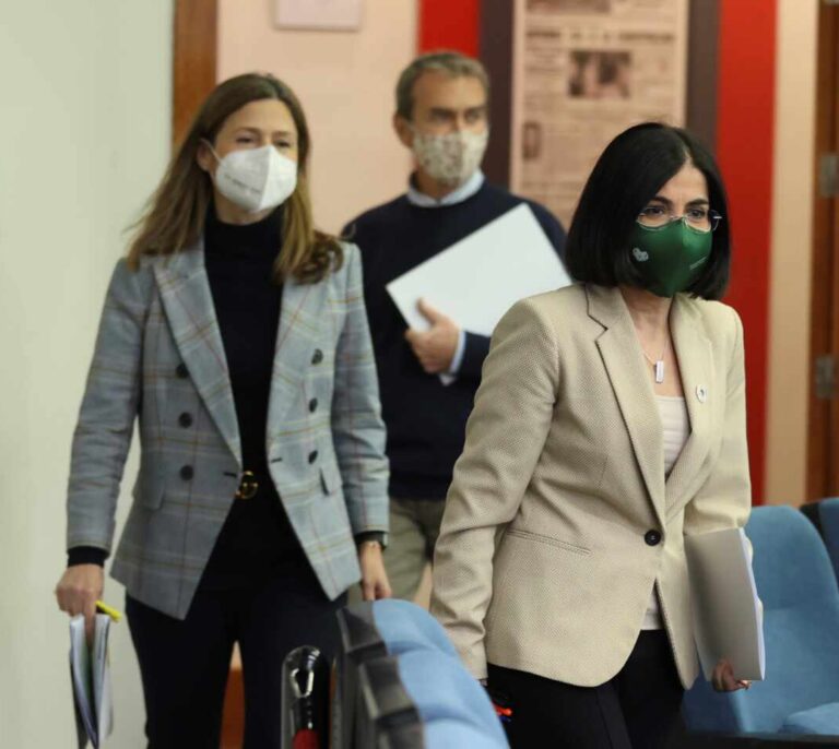 España confirma el primer caso de trombosis venosa cerebral en una persona vacunada con AstraZeneca