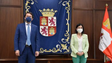 El Gobierno se abre a revisar las mascarillas al aire libre un día después de hacerlas obligatorias