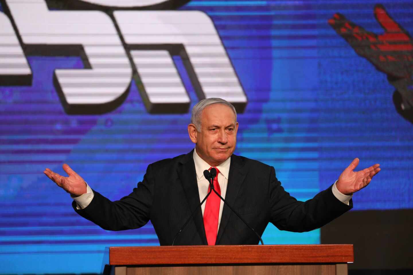 El primer ministro israelí, Benjamin Netanyahu, en el cuartel general del Likud