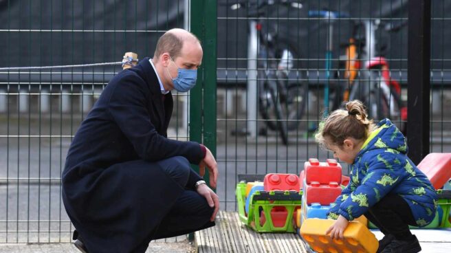 El príncipe Guillermo en la visita a una escuela en Londres