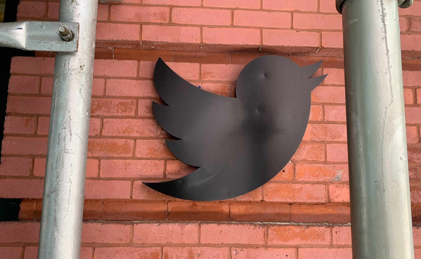 Logo de Twitter en las oficinas de Nueva York.