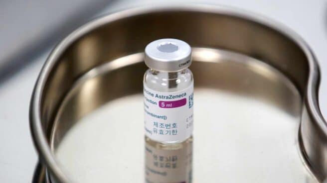 Vial de la vacuna de AstraZeneca Vial de la vacuna de AstraZeneca