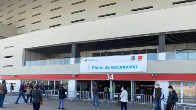 Vacunación en el estadio Wanda Metropolitano de Madrid.