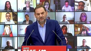 Ábalos arremete contra "la compra de tres tránsfugas" como "esclavos" en Murcia