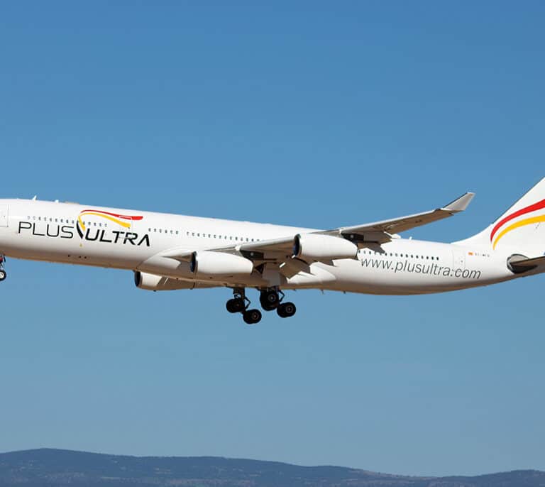 PP y Vox exigen explicaciones al Gobierno por el rescate de la aerolínea Plus Ultra