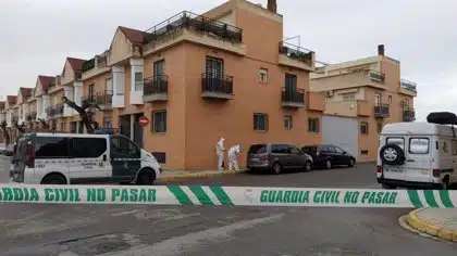 Un grupo de vecinos redujo al agresor que apuñaló a su expareja  en Valencia