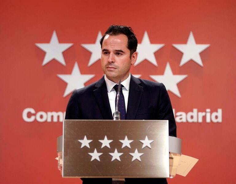 Aguado plantea que las personas vacunadas puedan moverse libremente por toda España