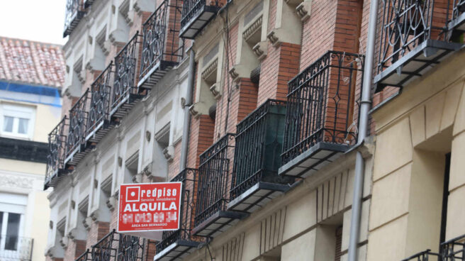 Un edificio tiene varios pisos en alquiler en un céntrico barrio de Madrid