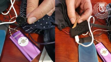 Pillan a un opositor a policía en Madrid con un auricular incrustado en un botón