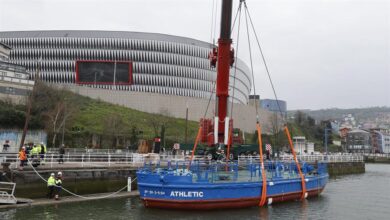 El Athletic prueba la flotabilidad de su 'Gabarra' y el Gobierno ve riesgo en sacarla