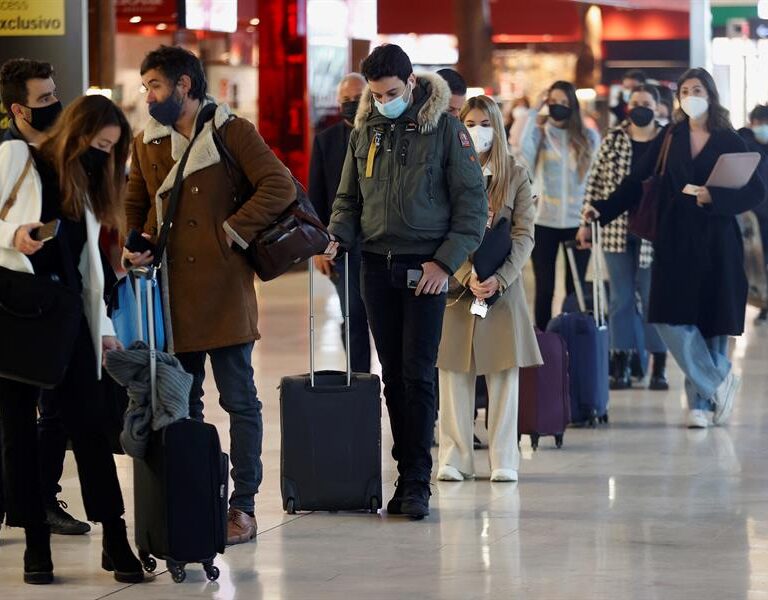 La incidencia se mantiene estable en España tras un puente con 16.471 contagios