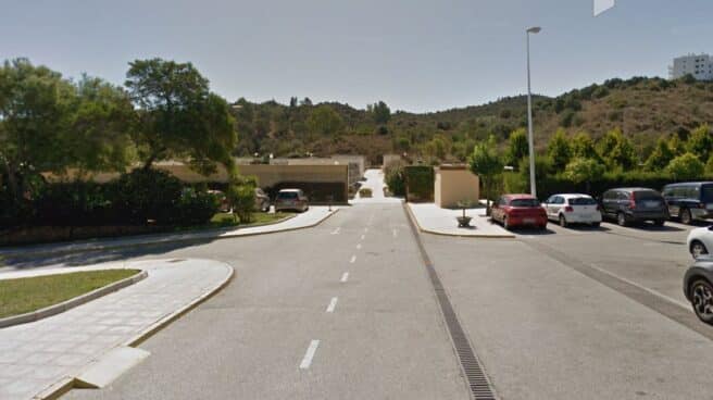 Un ciclista muere atropellado en el cementerio de Fuengirola. Parking del cementerio de Fuengirola.