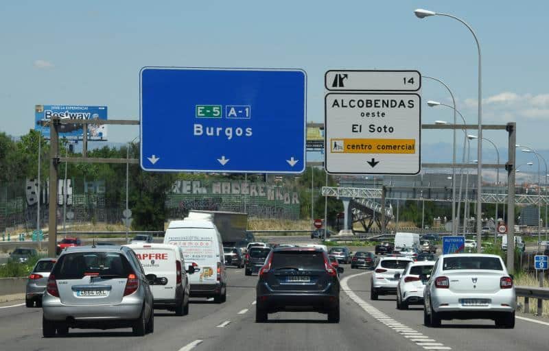 Retenciones en la salida de Madrid en el segundo día del cierre perimetral