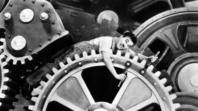 Charles Chaplin, en una escena de la película 'Tiempos modernos'.