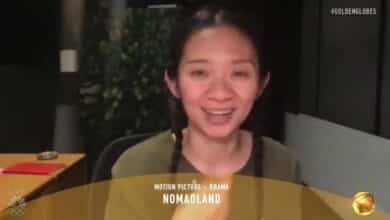 Chloé Zhao hace historia en los Globos de Oro con 'Nomadland'