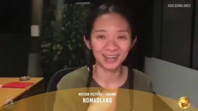 Chloé Zhao hace historia en los Globos de Oro con 'Nomadland'