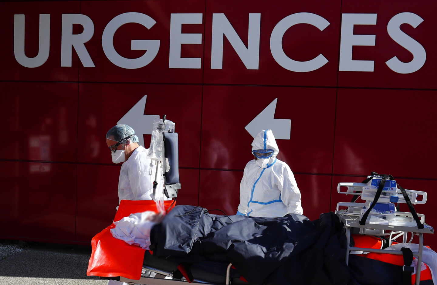 Francia marca un nuevo récord de ingresados en cuidados intensivos por covid