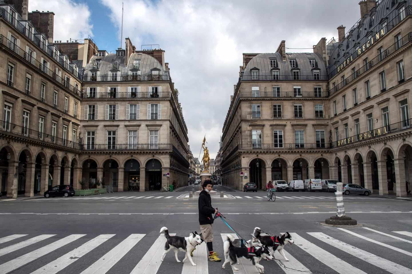 La curva de contagios se ha disparado en Francia y París está viviendo su tercer confinamiento desde el inicio de la pandemia