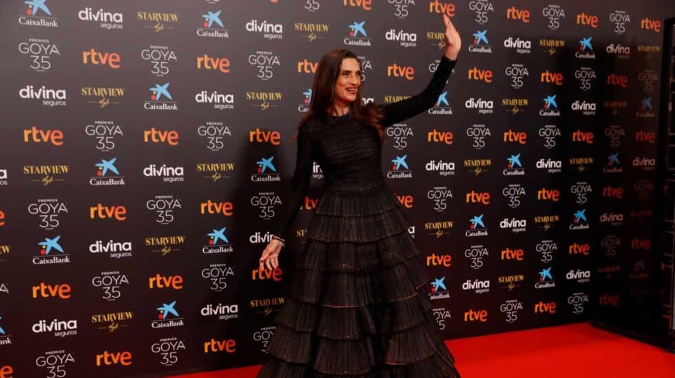 La actriz Ángela Molina, a su llegada a la gala de la 35 edición de los Premios Goya