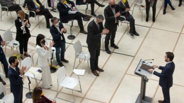 La derrota de Aragonés abre dos meses de interinidad en Cataluña