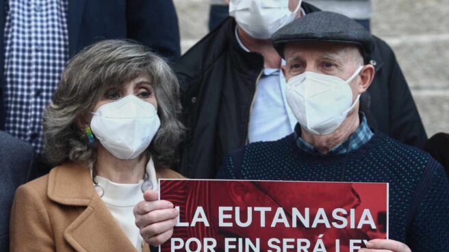 Carcedo celebra junto a Ángel Hernández la aprobación de la ley de eutanasia