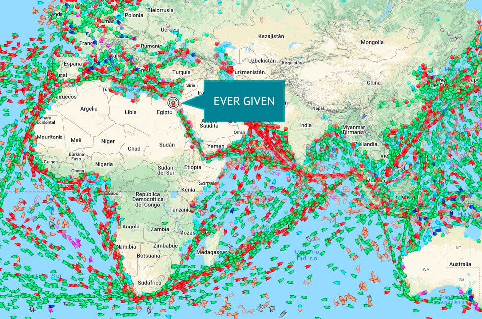 Imagen de un mapa que indica donde está EVER GIVEN, el buque encallado que colapsa el Canal de Suez