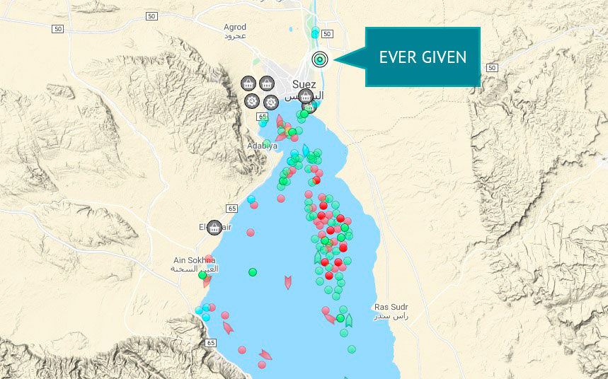 Imagen de un mapa que indica donde está EVER GIVEN, el buque encallado que colapsa el Canal de Suez