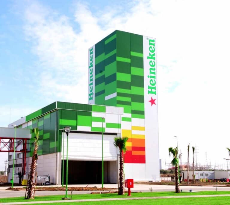 Heineken usará el calor del sol para fabricar su cerveza en Sevilla