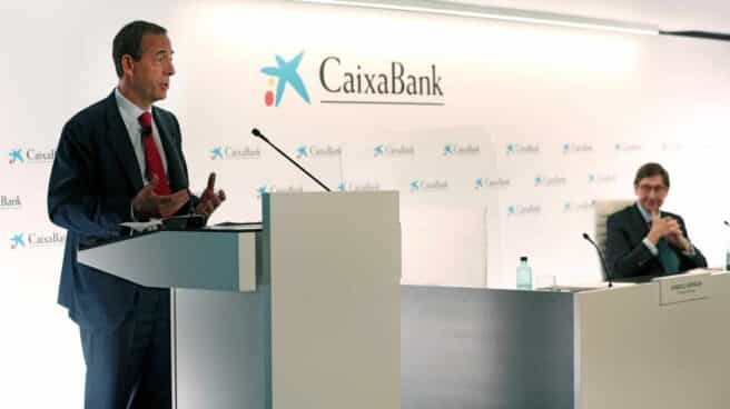 El nuevo presidente de CaixaBank, José Ignacio Goirigolzarri, y el consejero delegado de la entidad, Gonzalo Gortázar, en la rueda de prensa de presentación de CaixaBank.