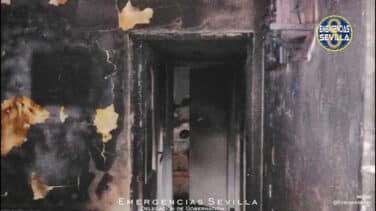 Mueren dos hermanos septuagenarios en el incendio de un piso en Sevilla