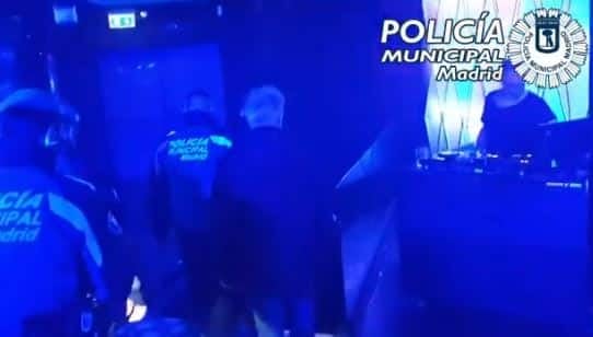 La Policía interviene en un conocido local de Madrid.