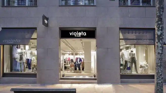 Mango descarta cierres y despidos en la integración de Violeta en la colección principal