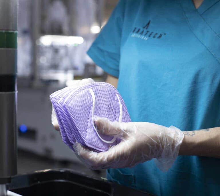 Casi la mitad de la población utiliza su mascarilla más tiempo del recomendado