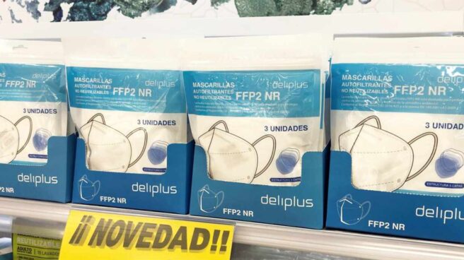 Mascarillas autofiltrantes y no reutilizables FFP2 en los estantes de Mercadona.