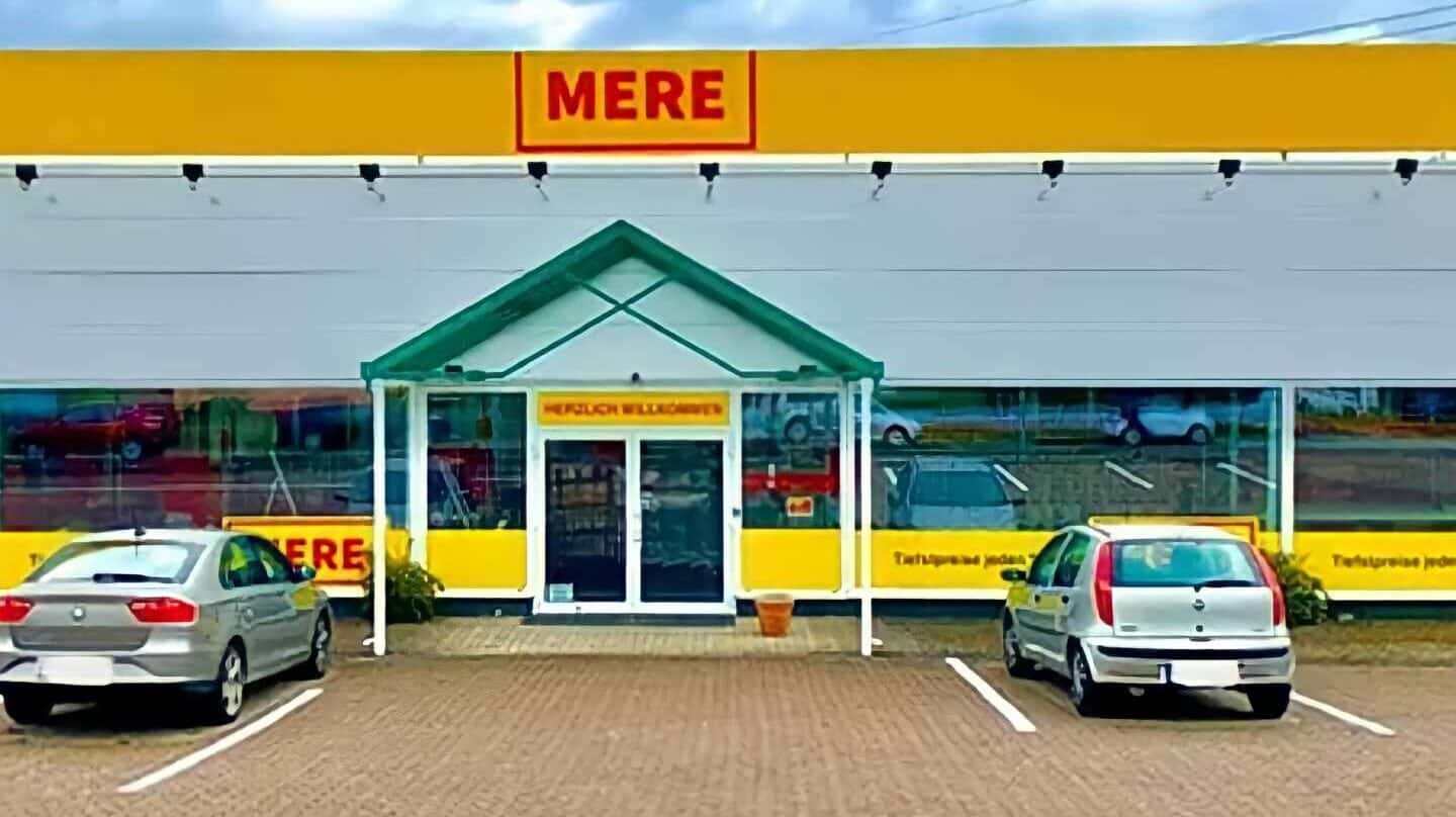 Fachada de un establecimiento de la cadena rusa de supermercados Mere.