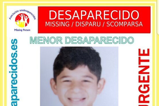 Cartel de búsqueda del niño desaparecido