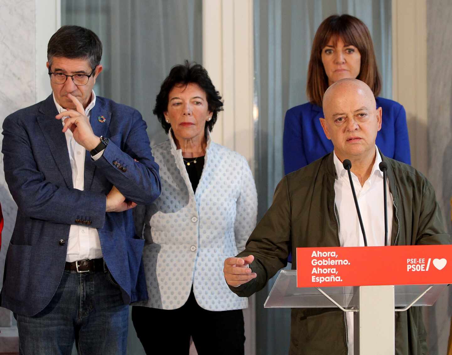 El diputado Odón Elorza, en un acto del PSE junto a Patxi López, Isabel Celaá e Idoia Mendia.