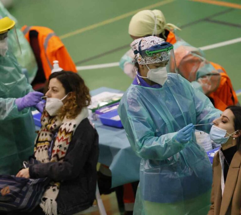 El PIB español cayó un 10,8% en 2020, dos décimas menos de lo estimado